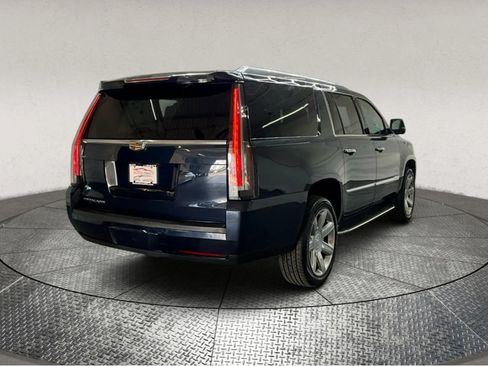 Used 2019 Cadillac Escalade ESV Luxury image 8