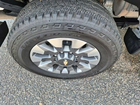 Used 2024 Chevrolet Silverado 2500 Custom w/ Custom Convenience Package RWD image 23