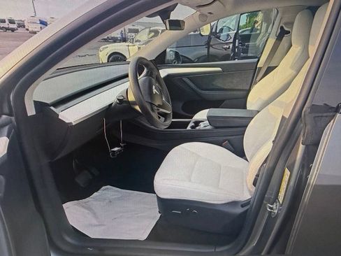 Used 2024 Tesla Model Y Long Range AWD/4WD image 5