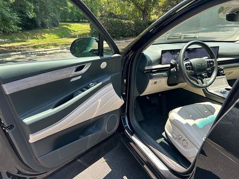 Certified 2026 Genesis GV80 2.5T Select AWD/4WD image 6
