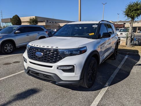 Used 2023 Ford Explorer ST-Line w/ Class IV Trailer Tow Package image 1