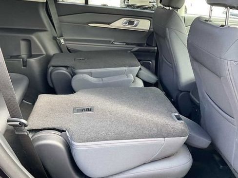 Used 2026 Ford Explorer Active AWD/4WD image 46