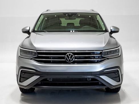 Used 2024 Volkswagen Tiguan SE FWD image 4