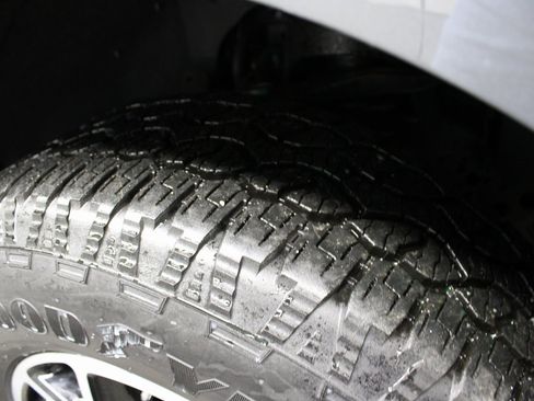 Used 2023 Ford F150 Lariat image 7