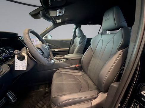 New 2026 Lexus TX 500h AWD image 22