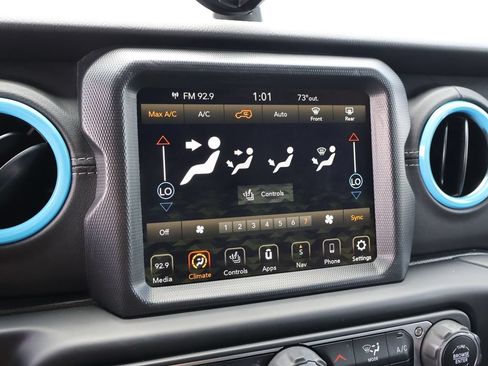 Used 2021 Jeep Wrangler Unlimited Sahara w/ Cold Weather Group AWD/4WD image 31