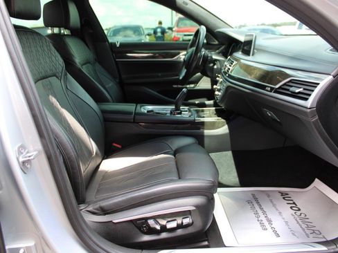 Used 2017 BMW 750i RWD image 45