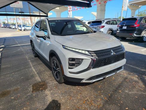 Used 2025 Mitsubishi Eclipse Cross SE AWD/4WD image 2