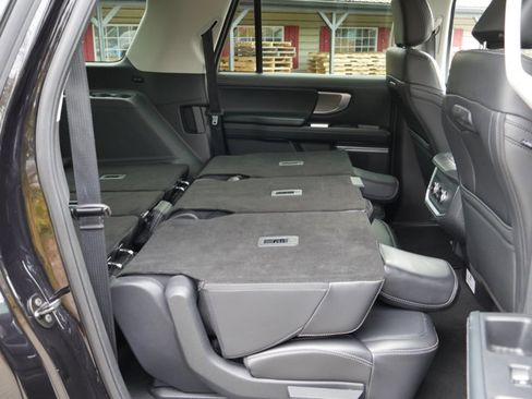 Certified 2025 Ford Expedition Max Platinum image 35