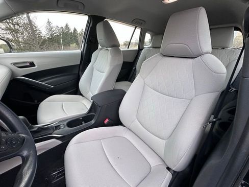 Used 2023 Toyota Corolla Cross L image 12