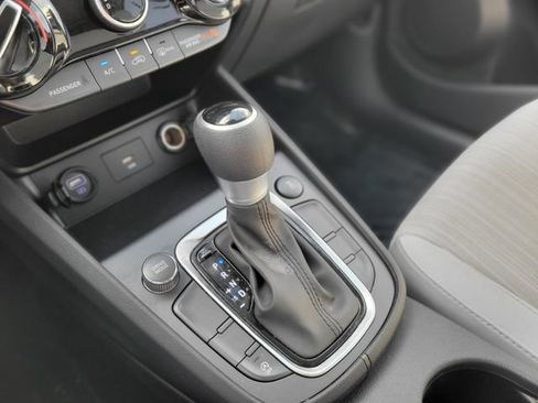 Used 2023 Hyundai Kona SEL AWD/4WD image 30