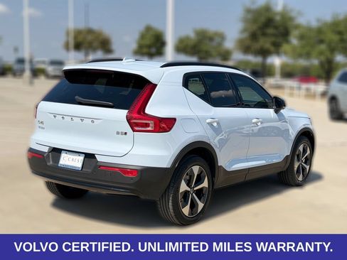 Certified 2026 Volvo XC40 B5 Plus AWD/4WD image 8