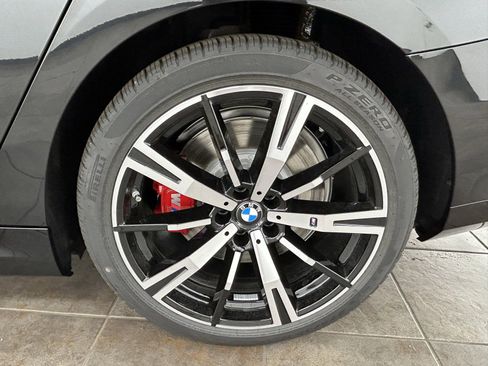 Used 2025 BMW i5 M60 w/ Premium Package image 36