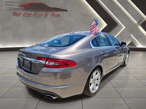 Used 2010 Jaguar XF Luxury RWD image 6