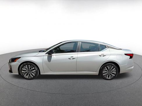 Used 2026 Nissan Altima 2.5 SV FWD image 9