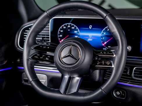 Used 2025 Mercedes-Benz GLS 450 GLS 450 image 29