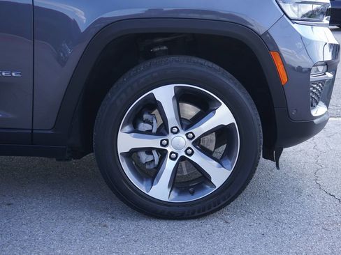 Used 2022 Jeep Grand Cherokee Limited 4xe w/ Luxury Tech Group II AWD/4WD image 13
