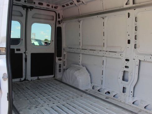 Used 2023 RAM ProMaster 2500 FWD image 12