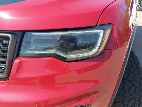 Used 2020 Jeep Grand Cherokee Trailhawk w/ Trailhawk Luxury Group AWD/4WD image 32