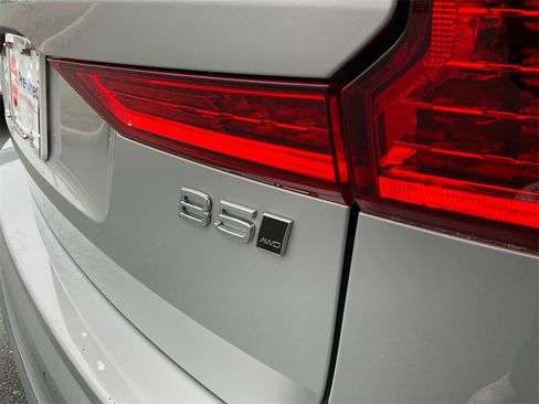 Certified 2023 Volvo XC60 B5 Plus image 17