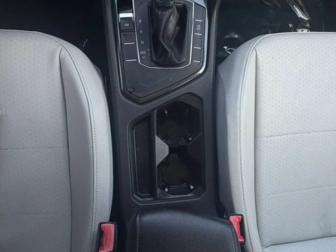 Used 2019 Volkswagen Tiguan SE FWD image 28