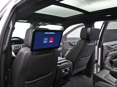 Used 2023 GMC Yukon XL Denali w/ Denali Reserve Package image 23