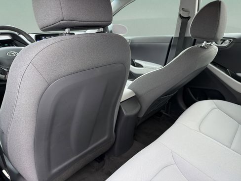Used 2022 Hyundai Ioniq SE image 24