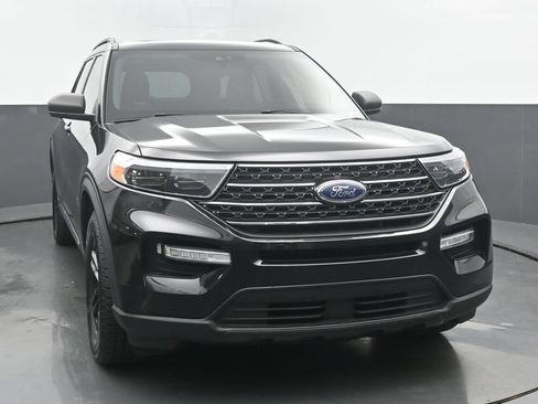Used 2021 Ford Explorer XLT w/ Equipment Group 202A AWD/4WD image 8