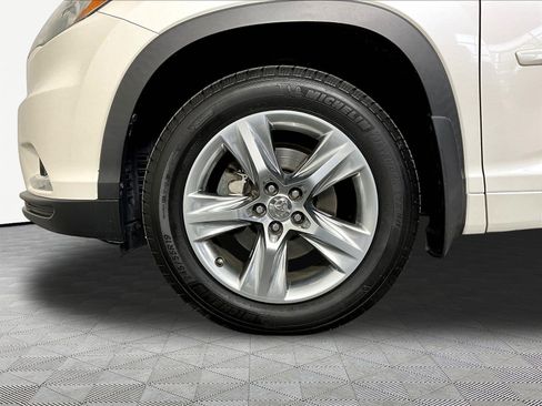 Used 2015 Toyota Highlander Limited Platinum AWD/4WD image 35