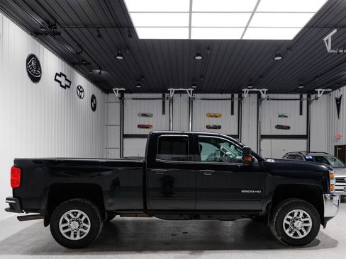 Used 2017 Chevrolet Silverado 2500 LT w/ LT Convenience Package image 7