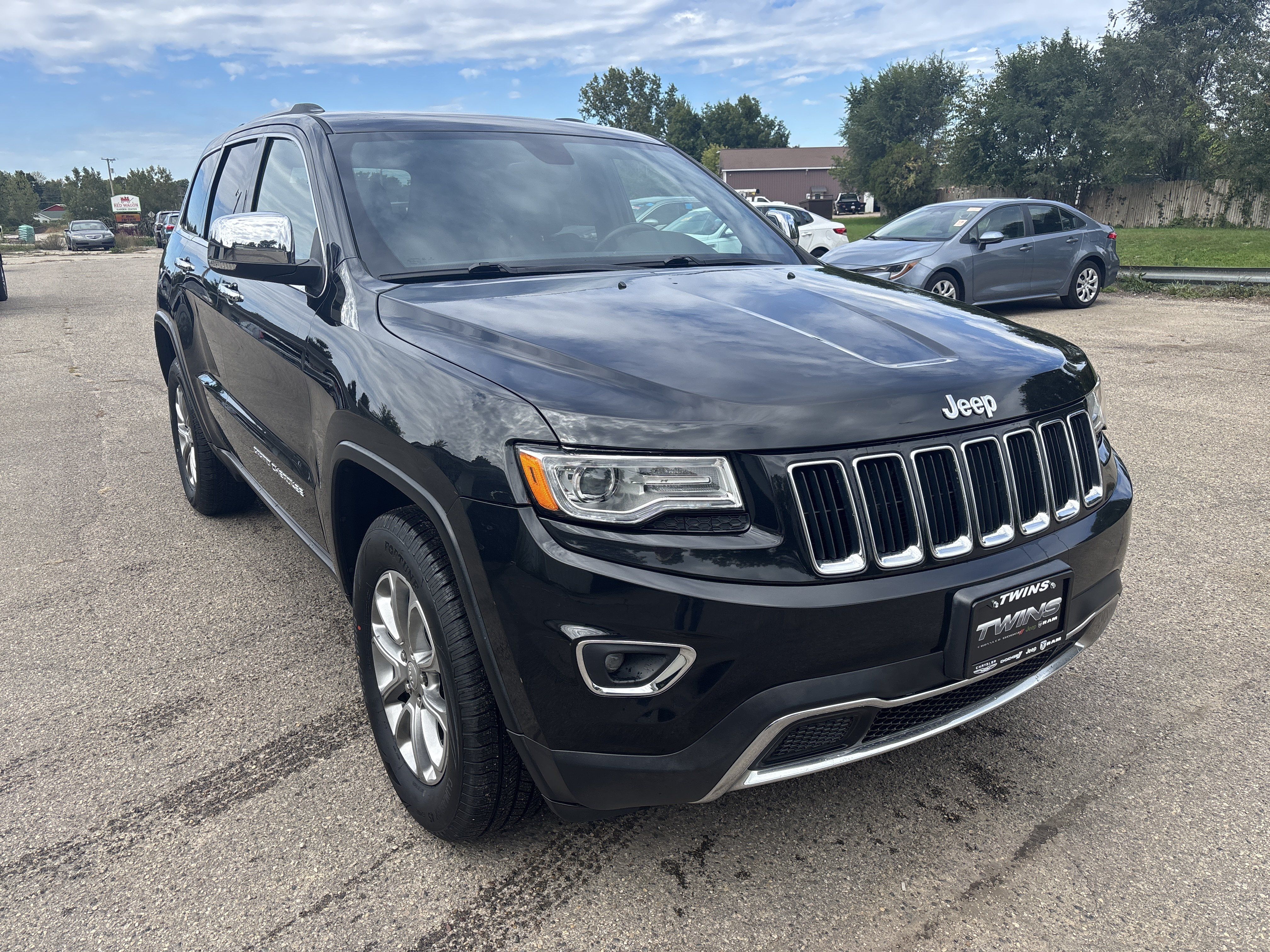 Used 2015 Jeep Grand Cherokee Limited w/ Luxury Group II AWD/4WD image 1