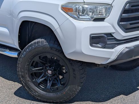 Used 2018 Toyota Tacoma SR w/ SR Convenience Package AWD/4WD image 10