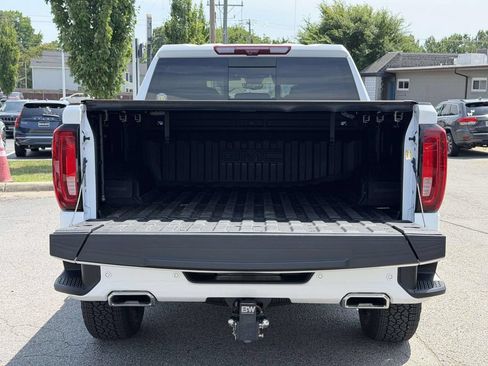Used 2025 GMC Sierra 1500 AT4 w/ AT4 Premium Package AWD/4WD image 13