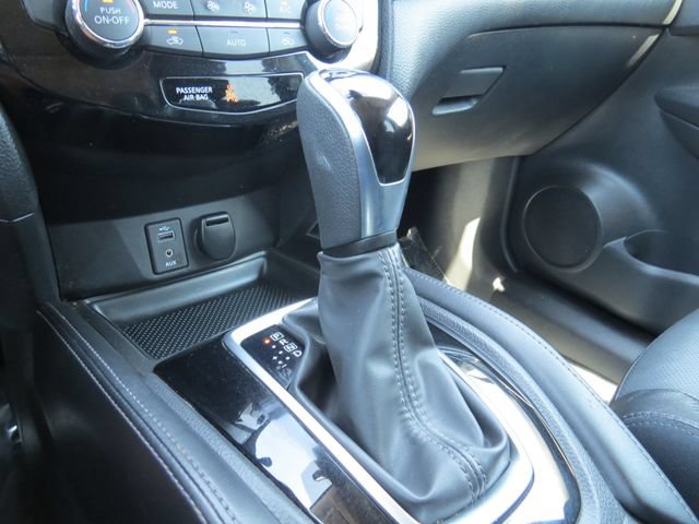 Used 2017 Nissan Rogue SL w/ SL Premium Package FWD image 25