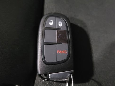 Used 2019 Jeep Cherokee Latitude Plus image 32