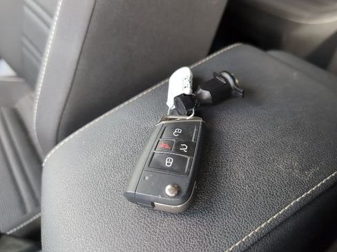 Used 2024 Volkswagen Tiguan S image 28