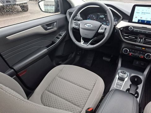 Certified 2022 Ford Escape SE w/ SE Sport Appearance Package image 13