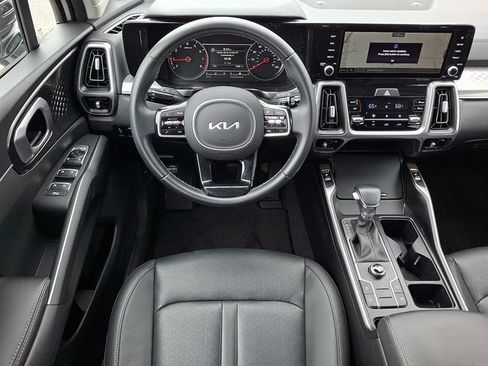 Used 2023 Kia Sorento S FWD image 11