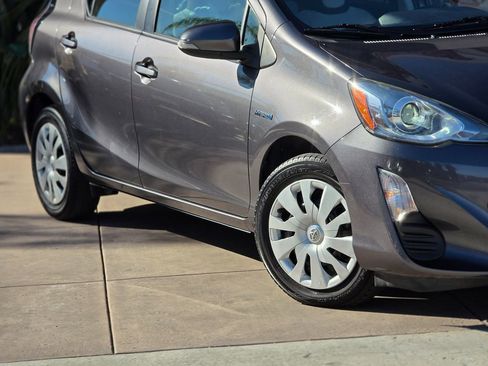 Used 2018 Toyota Prius Prime Plus image 4