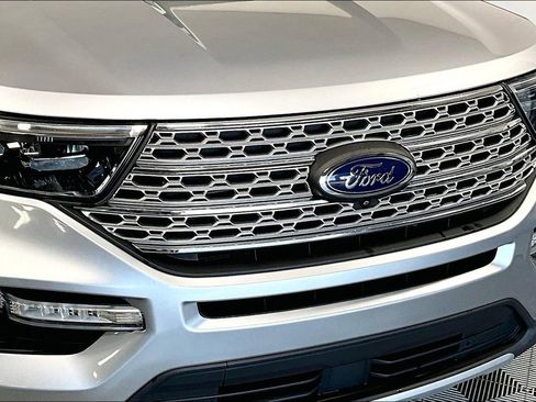 Used 2022 Ford Explorer Limited w/ Equipment Group 301A image 30