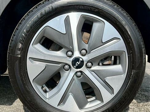 Used 2022 Kia Niro EX w/ Cold Weather Package image 29