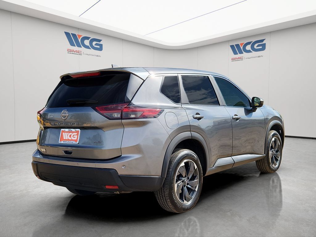 Used 2025 Nissan Rogue SV AWD/4WD image 3