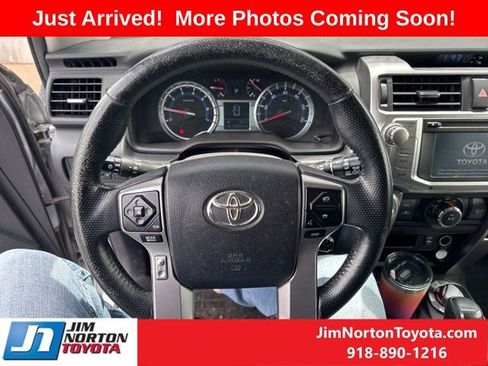 Used 2015 Toyota 4Runner SR5 AWD/4WD image 10
