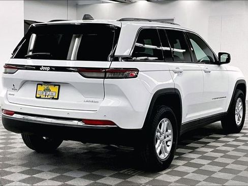 Used 2024 Jeep Grand Cherokee Laredo w/ Luxury Tech Group I AWD/4WD image 13