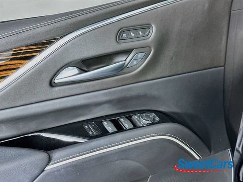 Used 2024 Cadillac Escalade Premium Luxury AWD/4WD image 41