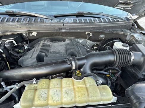 Used 2020 Ford Expedition XLT w/ Equipment Group 202A image 5