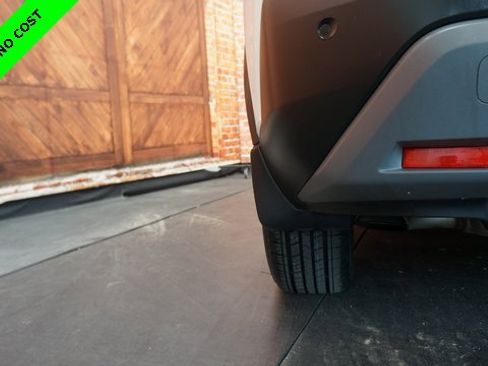 Used 2023 Nissan Rogue S image 81