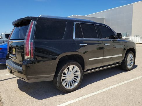 Used 2017 Cadillac Escalade Platinum AWD/4WD image 3