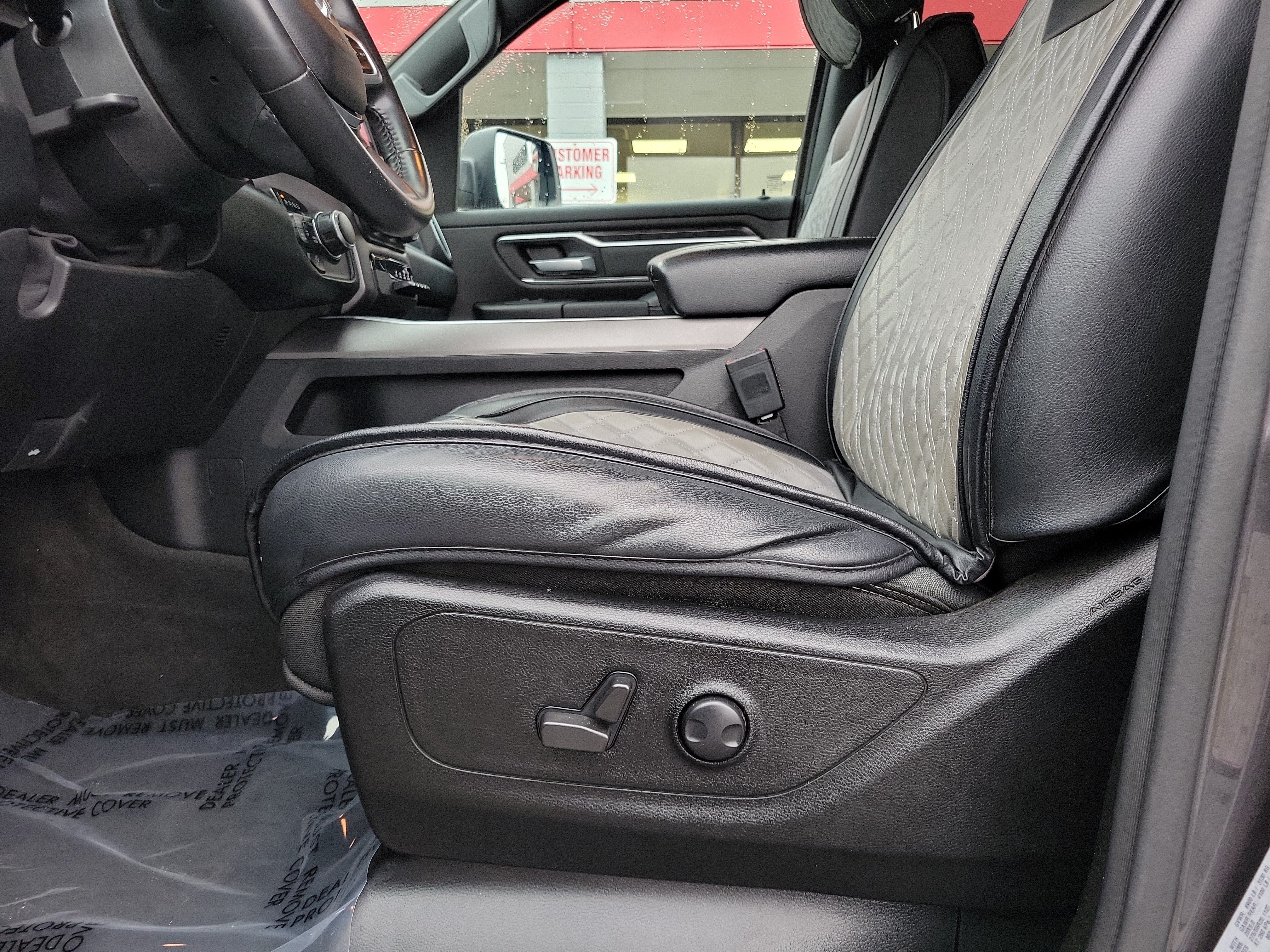Used 2022 RAM 1500 Big Horn AWD/4WD image 16