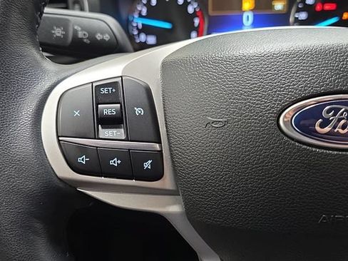 Used 2023 Ford Explorer XLT w/ Equipment Group 202A AWD/4WD image 16
